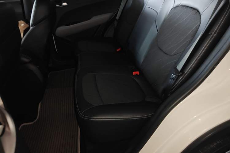 Used Baojun 510 2017 1.5L Manual Fashion Model Left Rear Seat