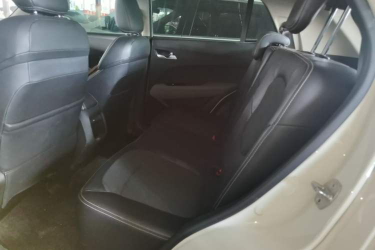 Used Baojun 510 2017 1.5L Automatic Fashion Model Left Rear Seat