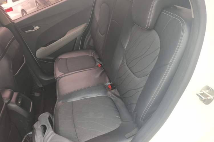 Used Baojun 510 2017 1.5L Automatic Fashion Model Left Rear Seat