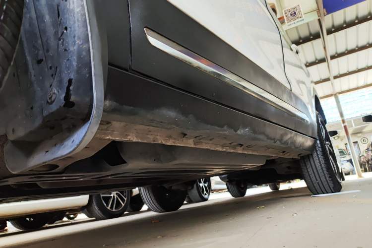 Used Baojun 510 2017 1.5L Automatic Luxury Model Left Side Sill
