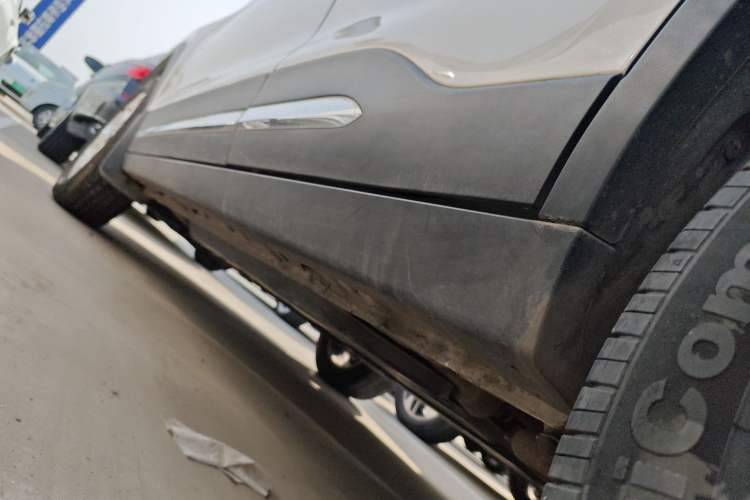 Used Baojun 510 2017 1.5L Automatic Fashion Model Left Side Sill