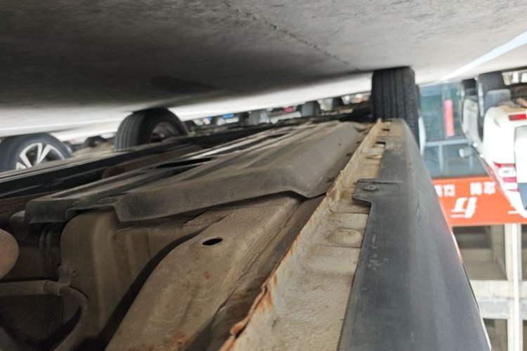 Used Baojun 510 2017 1.5L Automatic Luxury Model Left Side Sill