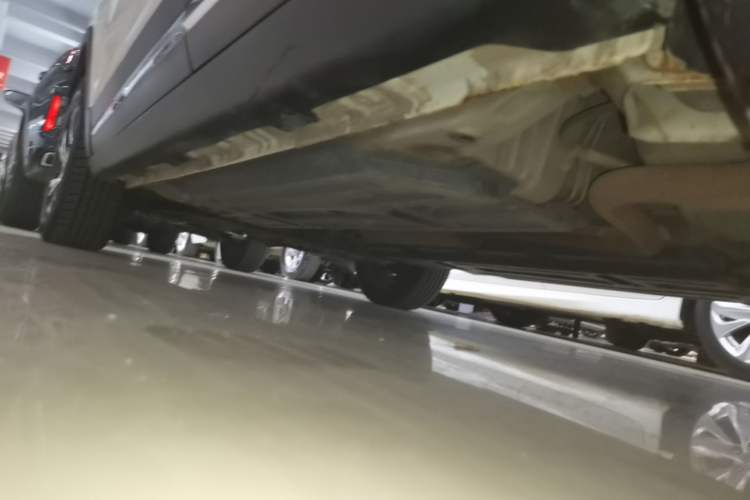 Used Baojun 510 2017 1.5L Manual Luxury Model Left Side Sill