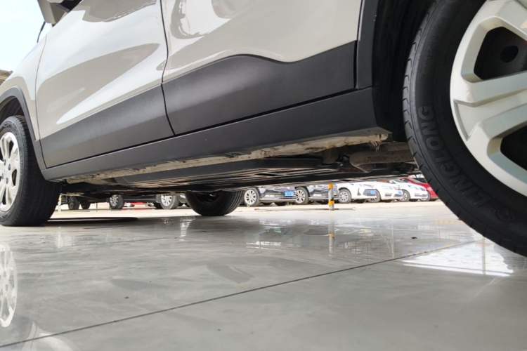 Used Baojun 510 2017 1.5L manual Comfort trim Left Side Sill