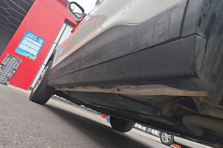 Used Baojun 510 2017 1.5L manual Comfort trim Left Side Sill