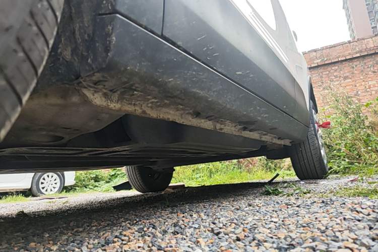 Used Baojun 510 2017 1.5L manual Comfort trim Left Side Sill
