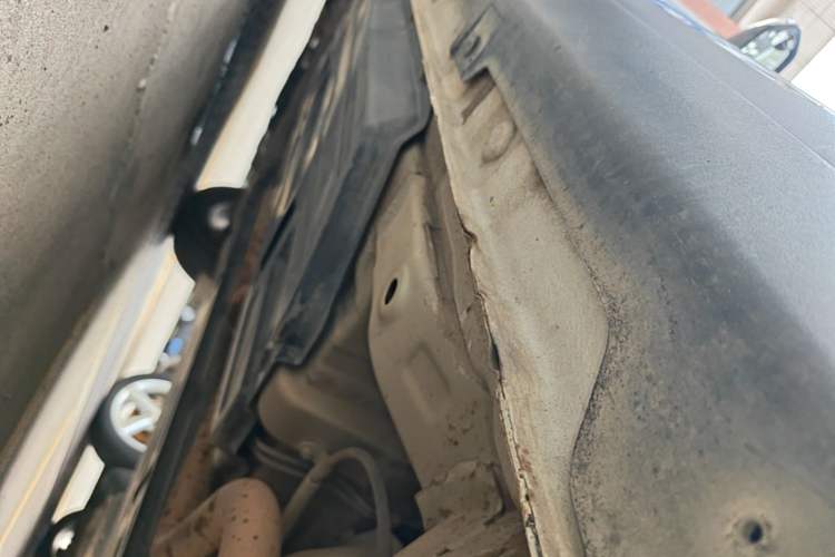 Used Baojun 510 2017 1.5L Automatic Luxury Model Left Side Sill
