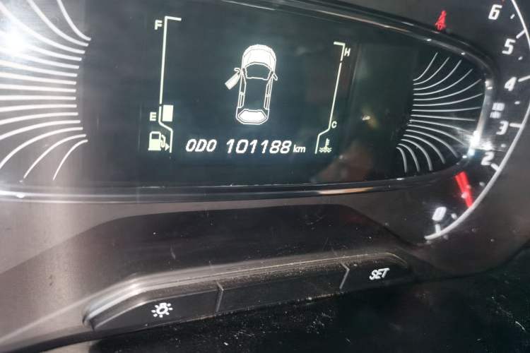 Used Baojun 510 2017 1.5L Manual Luxury Model Odometer Close Up