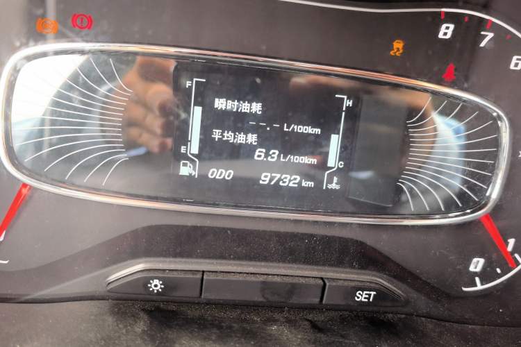Used Baojun 510 2017 1.5L Manual Fashion Model Odometer Close Up