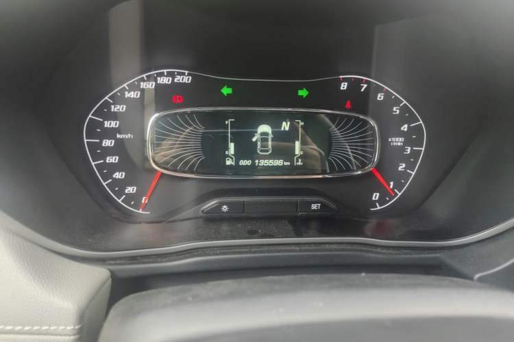 Used Baojun 510 2017 1.5L Automatic Fashion Model Odometer Close Up