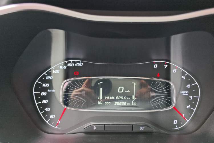 Used Baojun 510 2017 1.5L manual Comfort trim Odometer Close Up