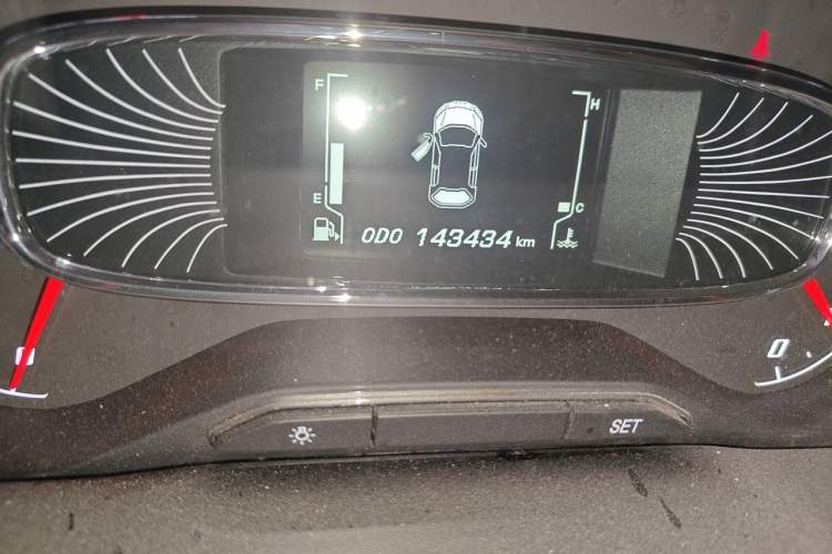 Used Baojun 510 2017 1.5L Manual Fashion Model Odometer Close Up