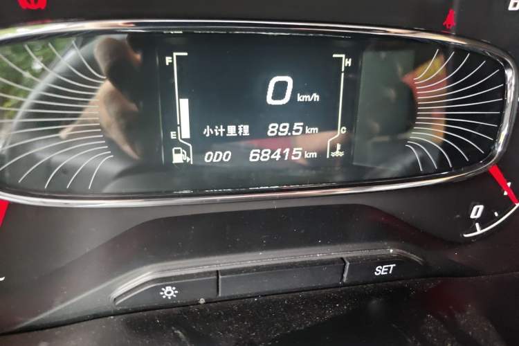 Used Baojun 510 2017 1.5L Manual Fashion Model Odometer Close Up