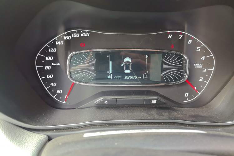 Used Baojun 510 2017 1.5L Manual Fashion Model Odometer Close Up