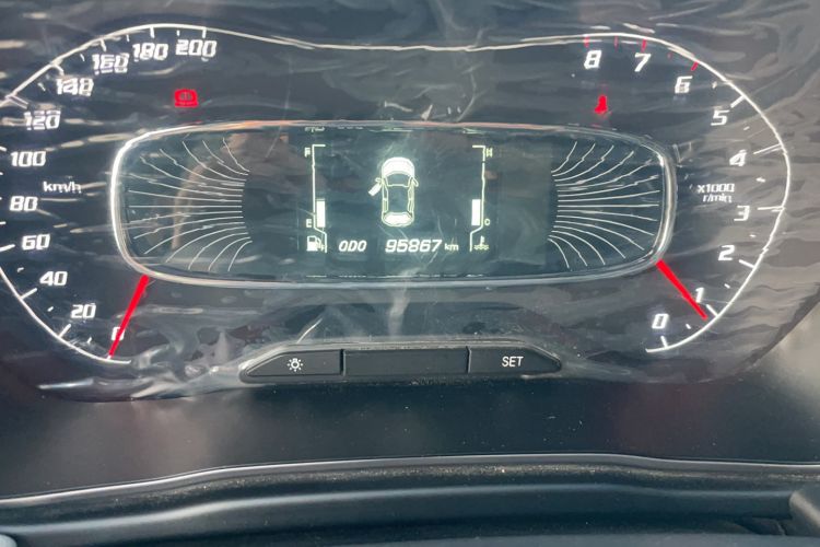 Used Baojun 510 2017 1.5L Manual Fashion Model Odometer Close Up