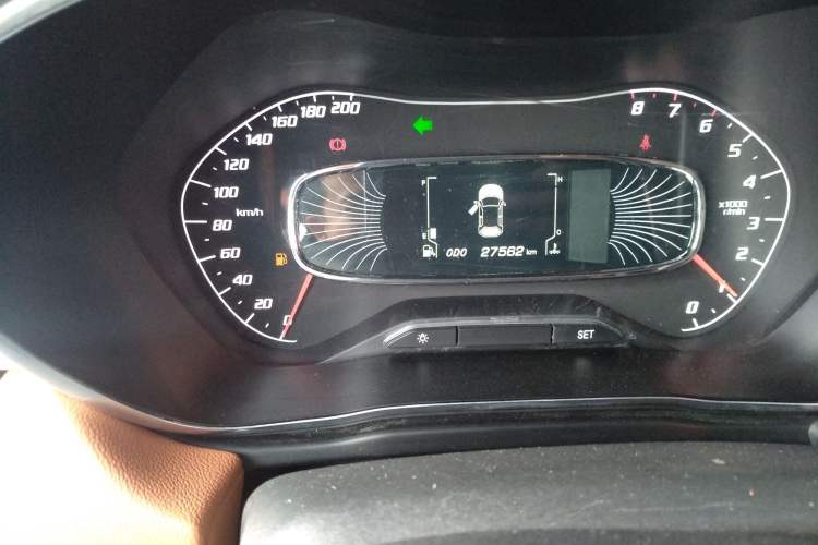 Used Baojun 510 2017 1.5L Manual Luxury Model Odometer Close Up