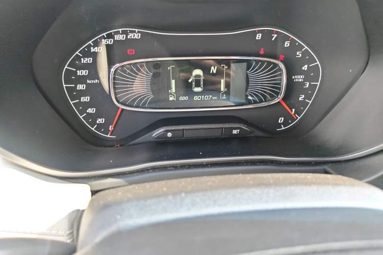 Used Baojun 510 2017 1.5L Automatic Fashion Model Odometer Close Up