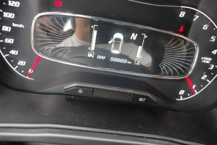 Used Baojun 510 2017 1.5L Automatic Fashion Model Odometer Close Up