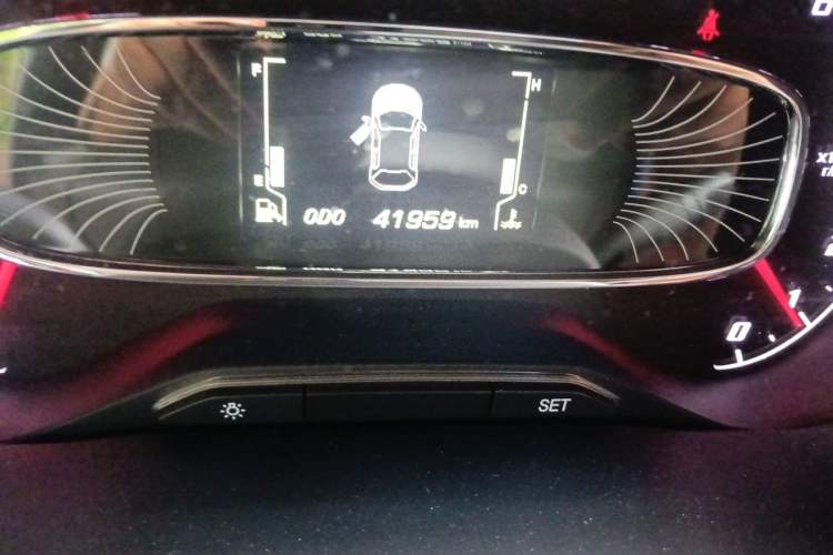 Used Baojun 510 2017 1.5L manual Comfort trim Odometer Close Up