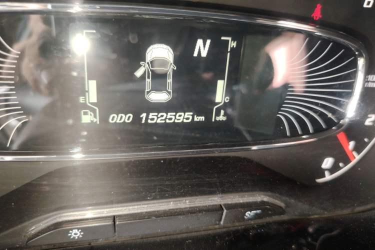 Used Baojun 510 2017 1.5L Automatic Fashion Model Odometer Close Up