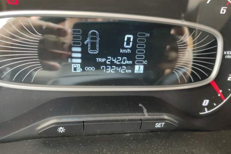 Used Baojun 510 2017 1.5L manual Comfort trim Odometer Close Up