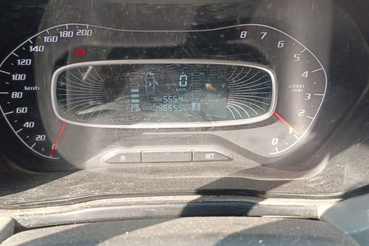 Used Baojun 510 2017 1.5L manual Comfort trim Odometer Close Up