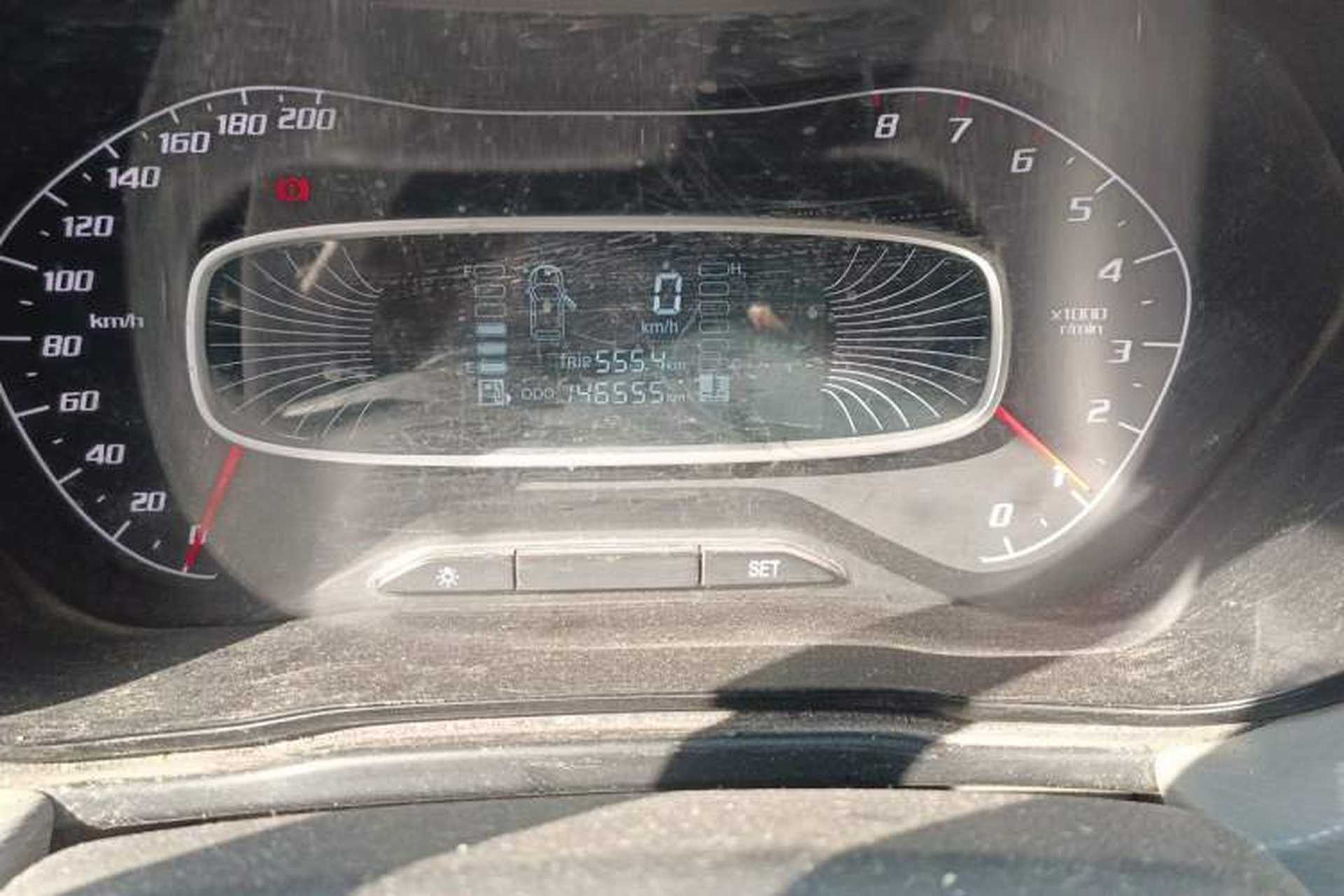 Used Baojun 510 2017 1.5L manual Comfort trim Odometer Close Up