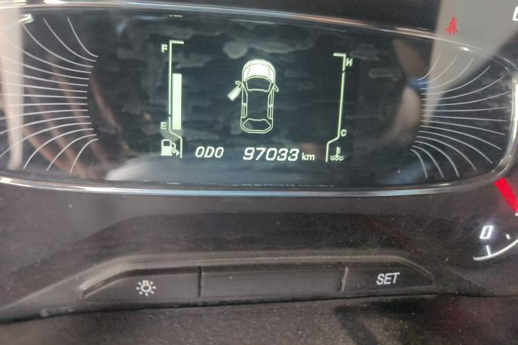 Used Baojun 510 2017 1.5L Manual Fashion Model Odometer Close Up