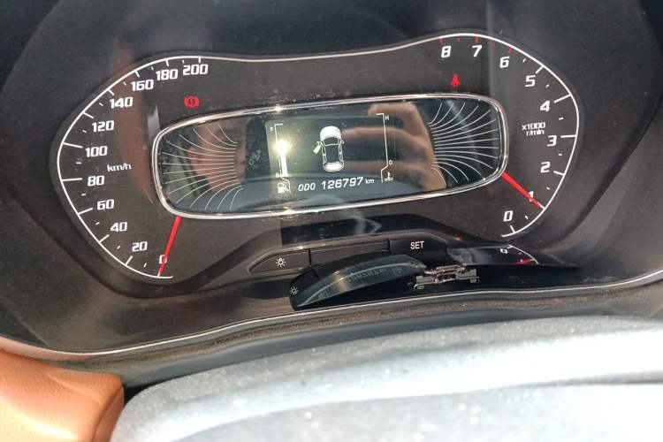 Used Baojun 510 2017 1.5L Manual Luxury Model Odometer Close Up