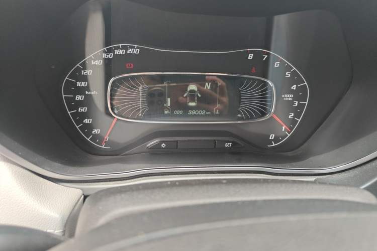 Used Baojun 510 2017 1.5L Automatic Fashion Model Odometer Close Up