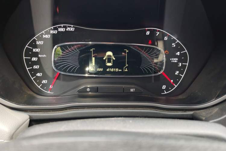 Used Baojun 510 2017 1.5L Manual Fashion Model Odometer Close Up