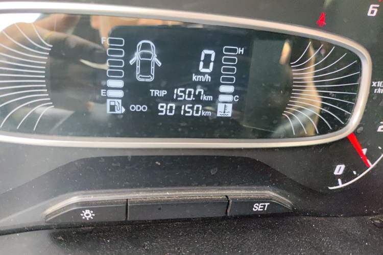 Used Baojun 510 2017 1.5L manual Comfort trim Odometer Close Up