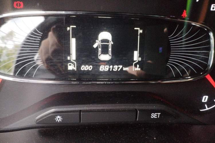 Used Baojun 510 2017 1.5L Manual Luxury Model Odometer Close Up