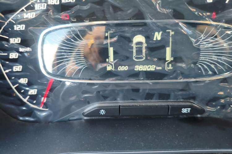Used Baojun 510 2017 1.5L Automatic Fashion Model Odometer Close Up