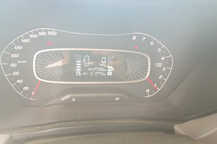 Used Baojun 510 2017 1.5L manual Comfort trim Odometer Close Up