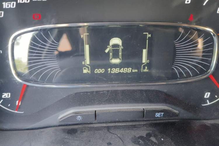 Used Baojun 510 2017 1.5L Manual Fashion Model Odometer Close Up