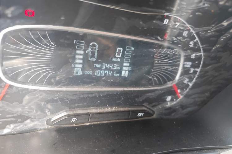 Used Baojun 510 2017 1.5L manual Comfort trim Odometer Close Up