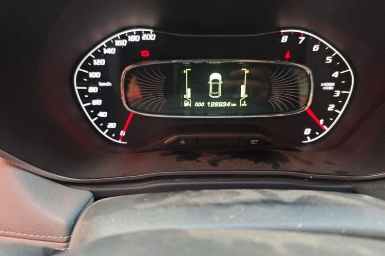 Used Baojun 510 2017 1.5L Manual Fashion Model Odometer Close Up