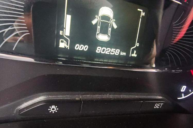 Used Baojun 510 2017 1.5L manual Comfort trim Odometer Close Up