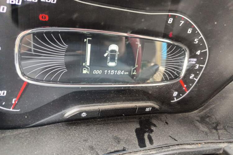 Used Baojun 510 2017 1.5L Manual Fashion Model Odometer Close Up