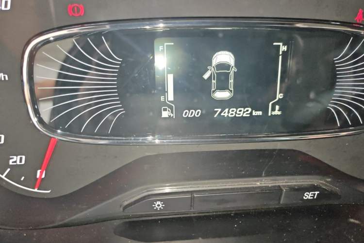 Used Baojun 510 2017 1.5L Manual Luxury Model Odometer Close Up