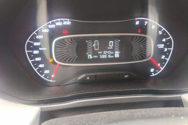 Used Baojun 510 2017 1.5L manual Comfort trim Odometer Close Up
