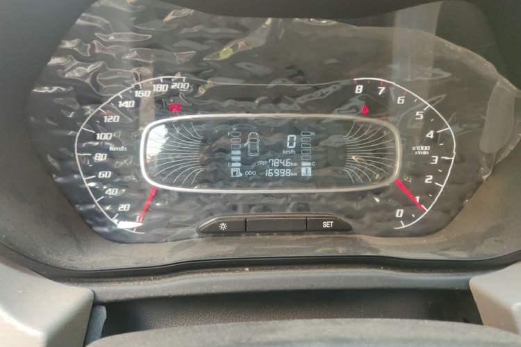 Used Baojun 510 2017 1.5L manual Comfort trim Odometer Close Up