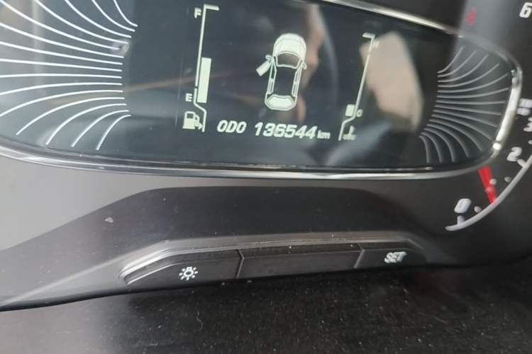Used Baojun 510 2017 1.5L Manual Fashion Model Odometer Close Up