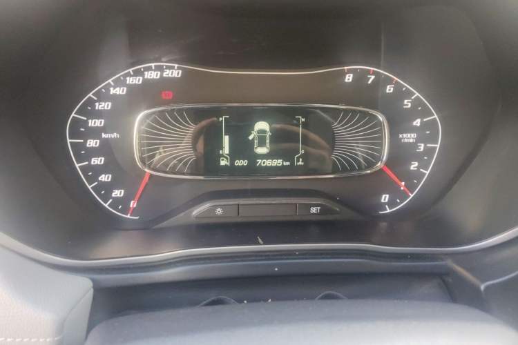Used Baojun 510 2017 1.5L manual Comfort trim Odometer Close Up