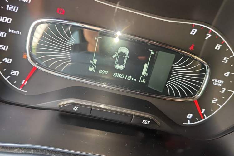 Used Baojun 510 2017 1.5L Manual Luxury Model Odometer Close Up