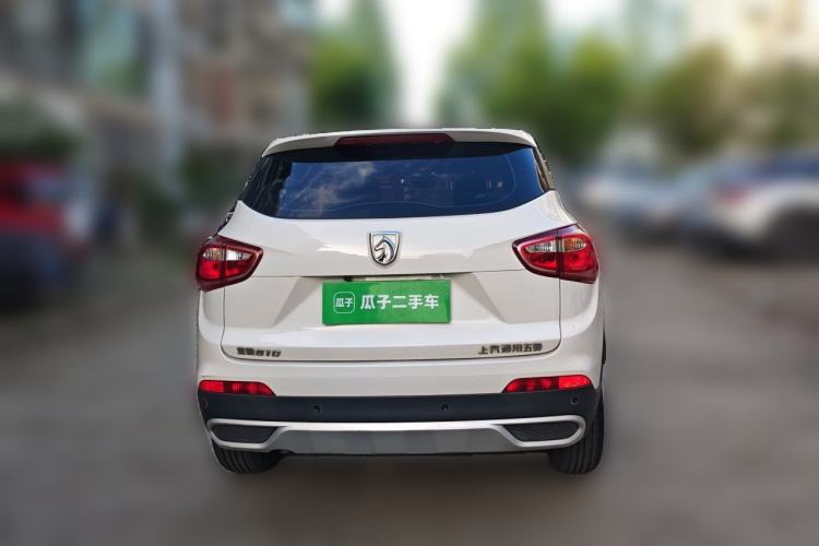 Used Baojun 510 2017 1.5L manual Comfort trim Rear