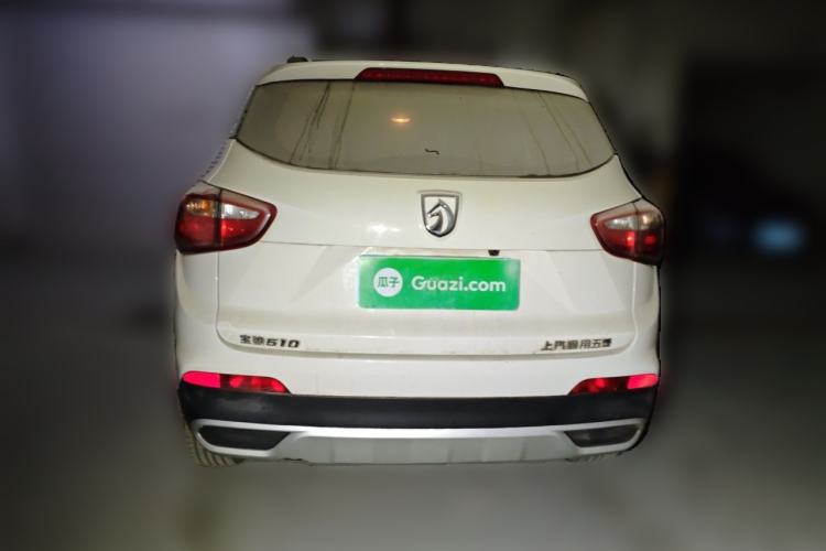 Used Baojun 510 2017 1.5L manual Comfort trim Rear