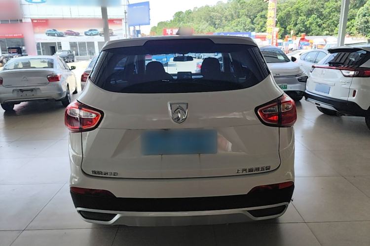 Used Baojun 510 2017 1.5L manual Comfort trim Rear
