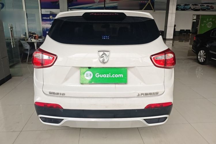 Used Baojun 510 2017 1.5L manual Comfort trim Rear
